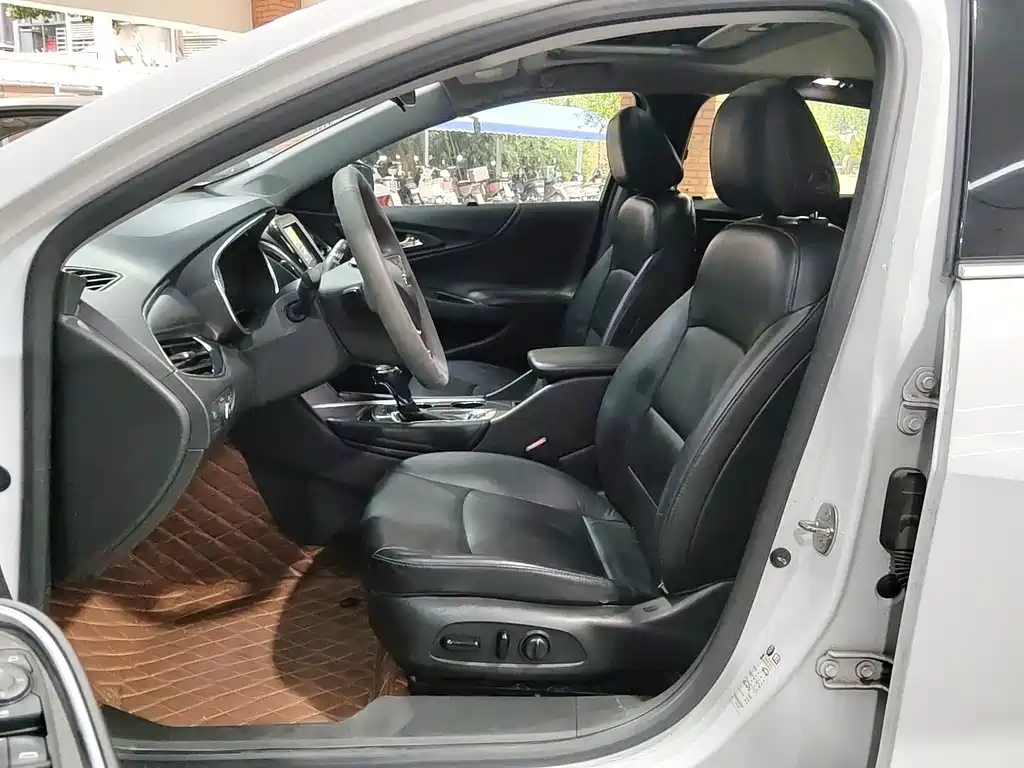 Chevrolet Malibu XL — миниатюра 9