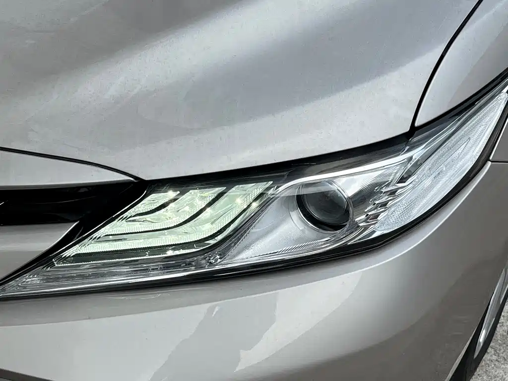 Toyota Camry — миниатюра 11