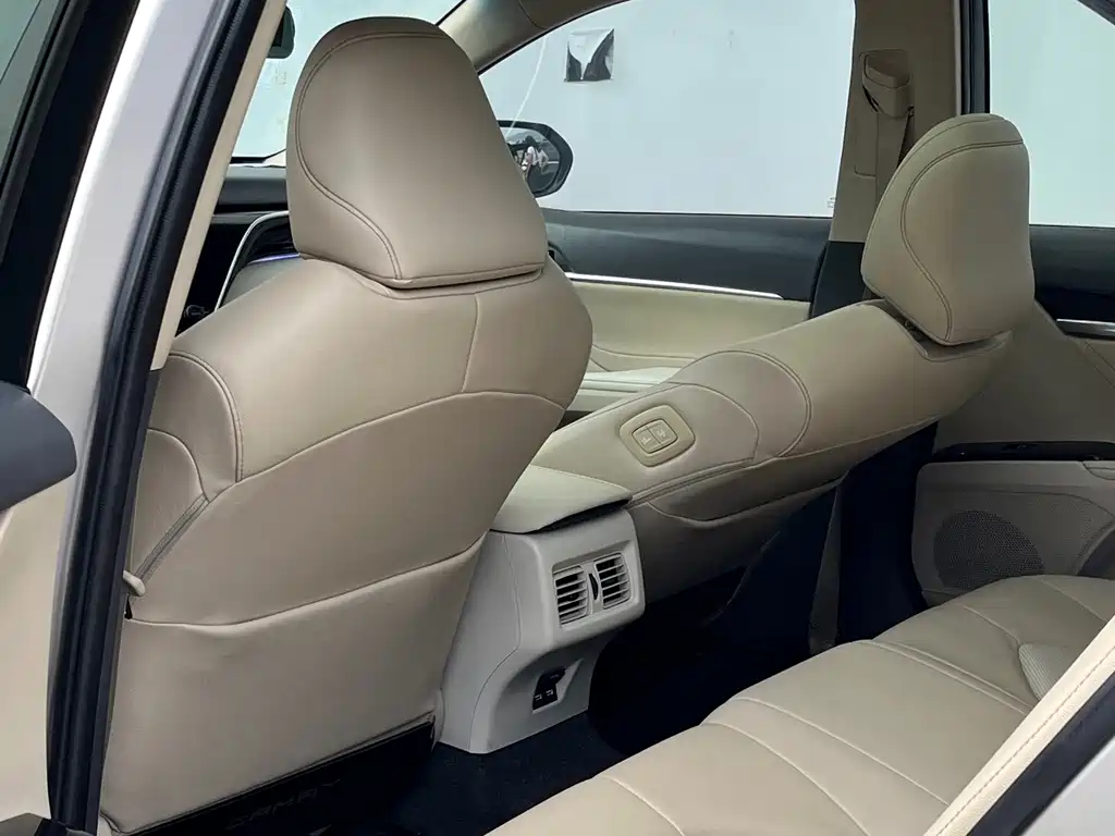 Toyota Camry — миниатюра 25