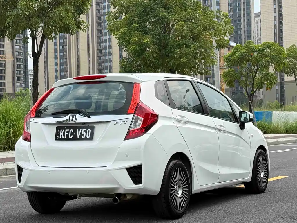 Honda Fit — миниатюра 14