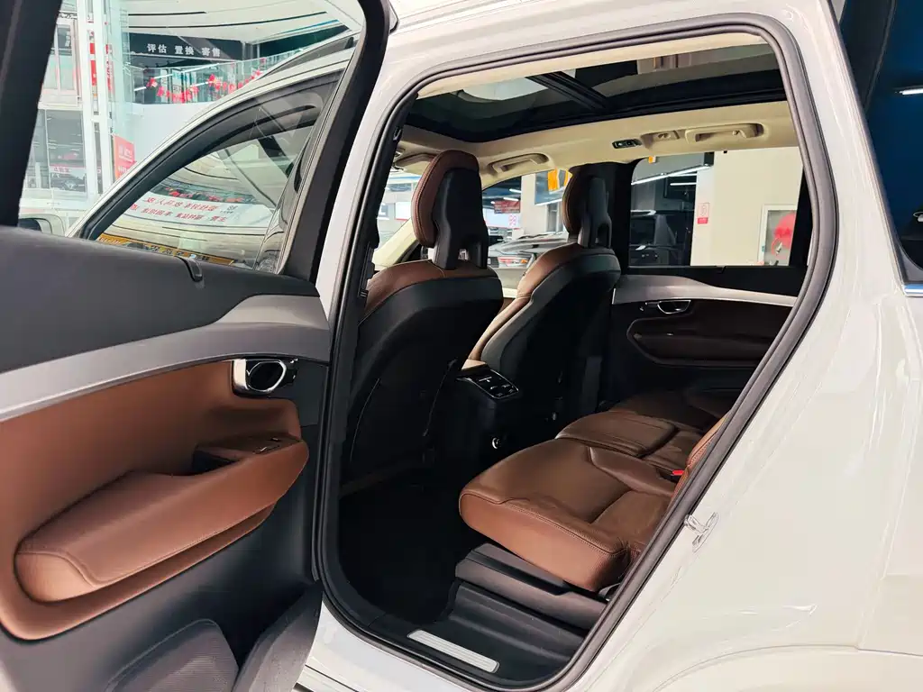 Volvo XC90 — миниатюра 4