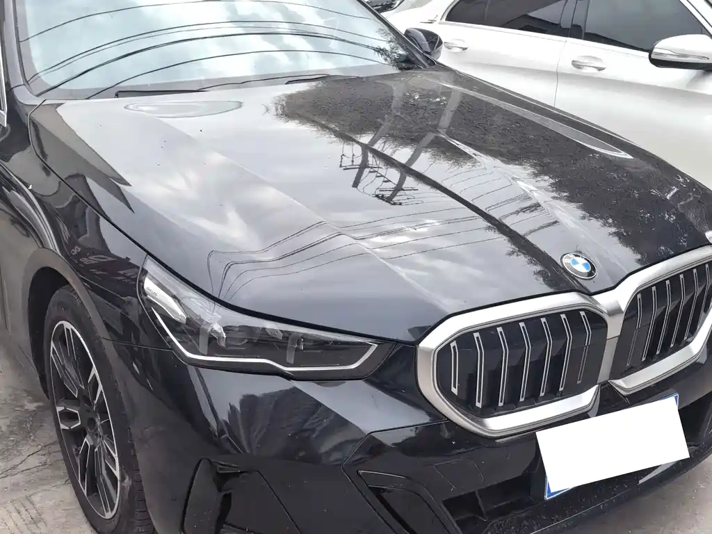 BMW 5 Series — миниатюра 2