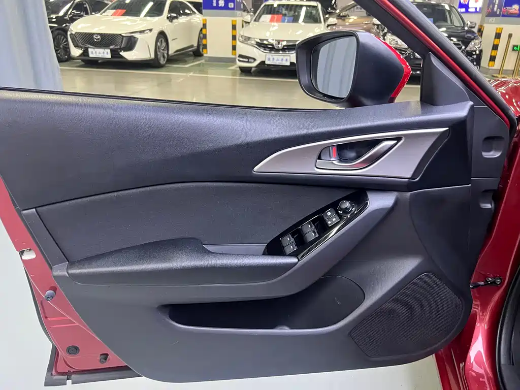Mazda 3 Axela — миниатюра 10