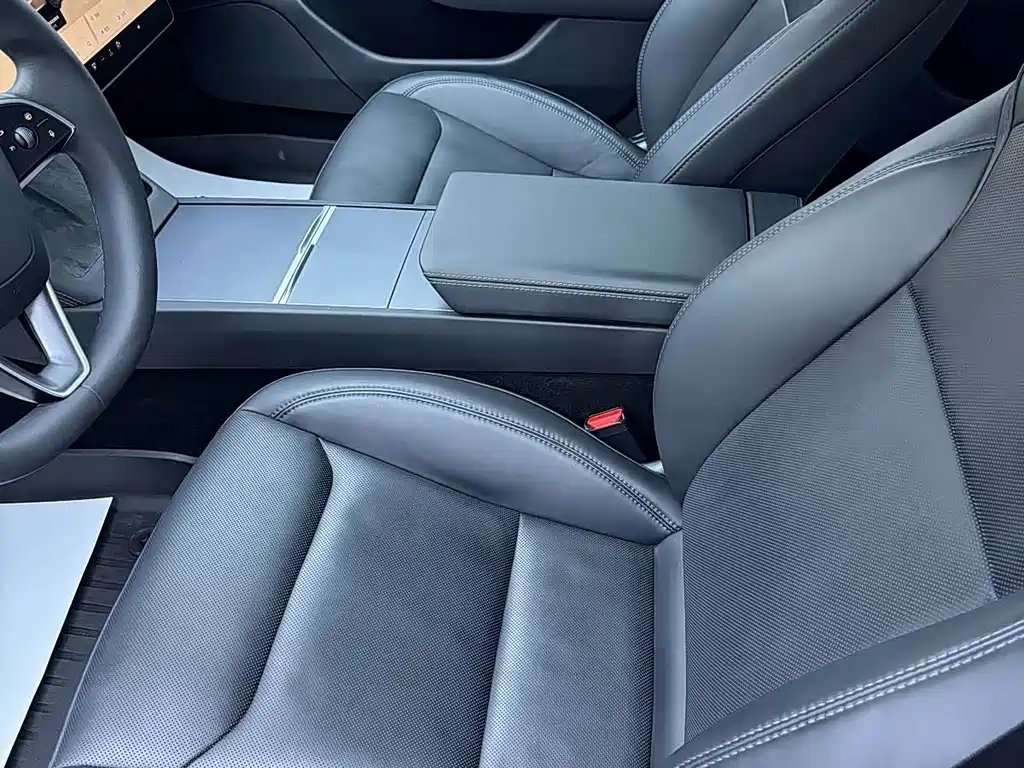 Tesla Model 3 — миниатюра 16