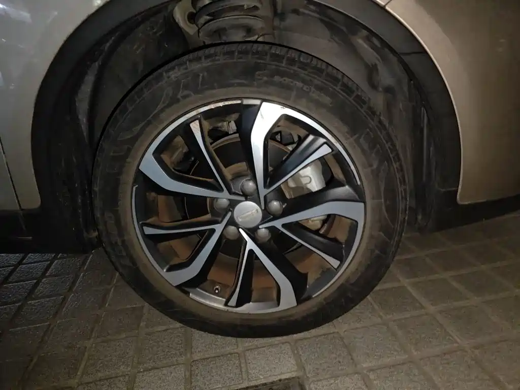 Geely Emgrand GS — миниатюра 25