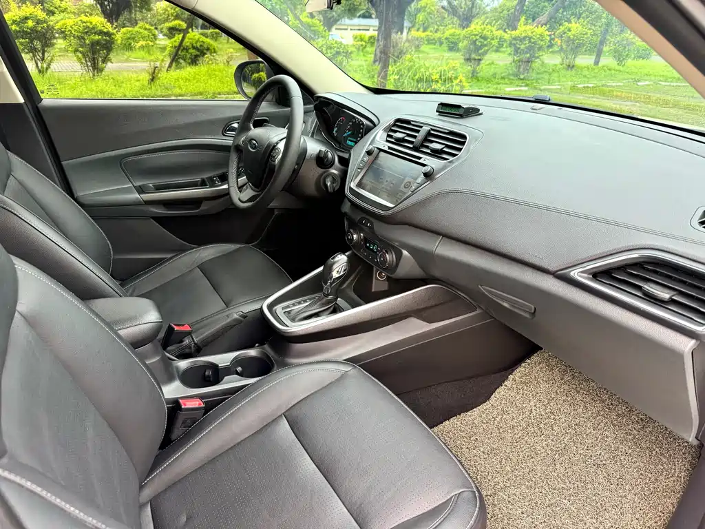 Ford Escort 2017 1.5L AT Fashion