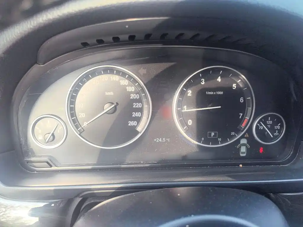 BMW 5 Series — миниатюра 4