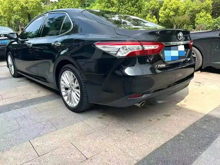 TOYOTA CAMRY