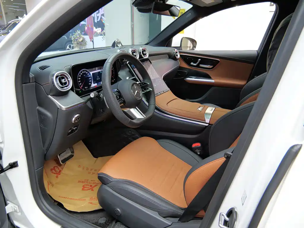 Mercedes-Benz GLC 2025 GLC 260 L 4MATIC
