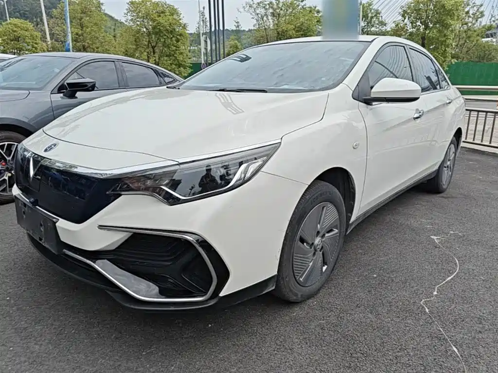 Venucia D60 EV 2024