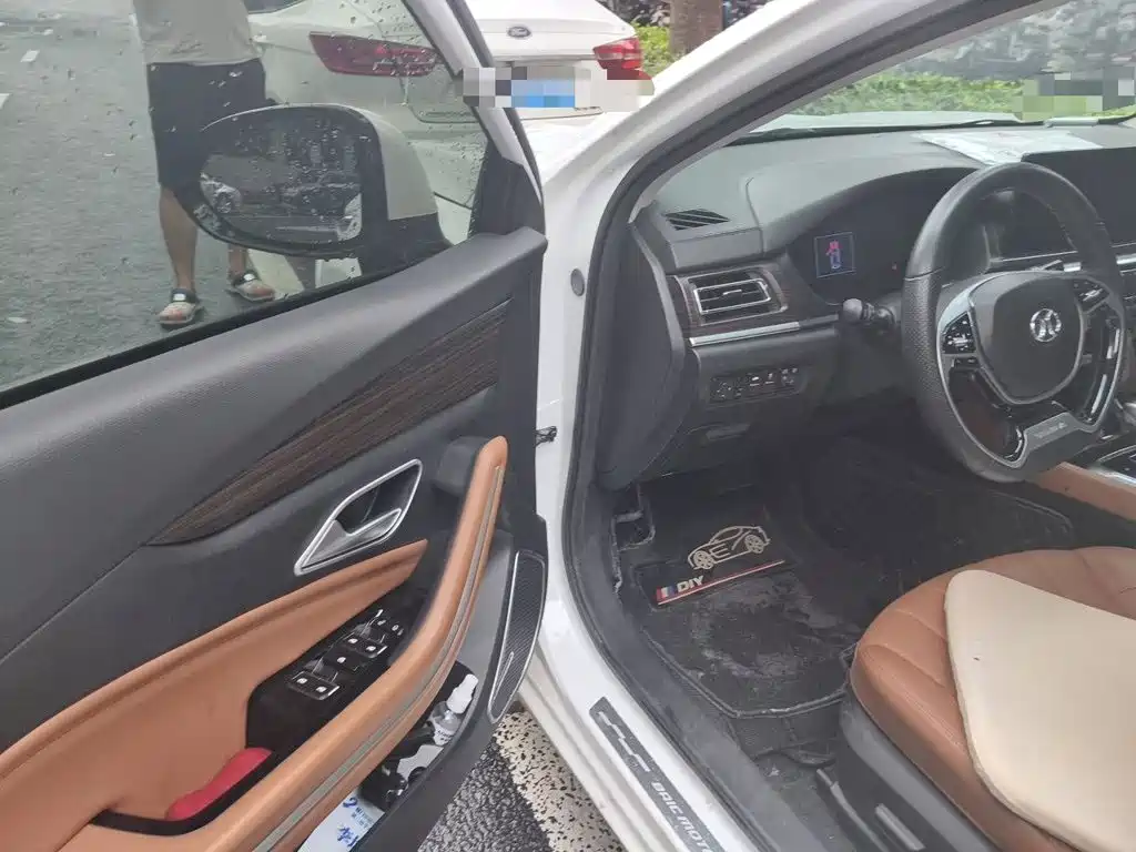 BAIC U7 — миниатюра 12