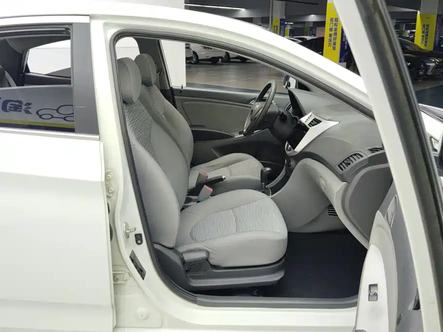 Hyundai Verna — миниатюра 8