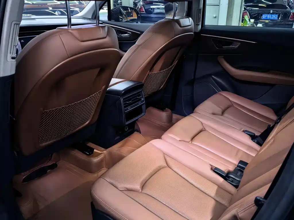 Audi Q7 — миниатюра 4