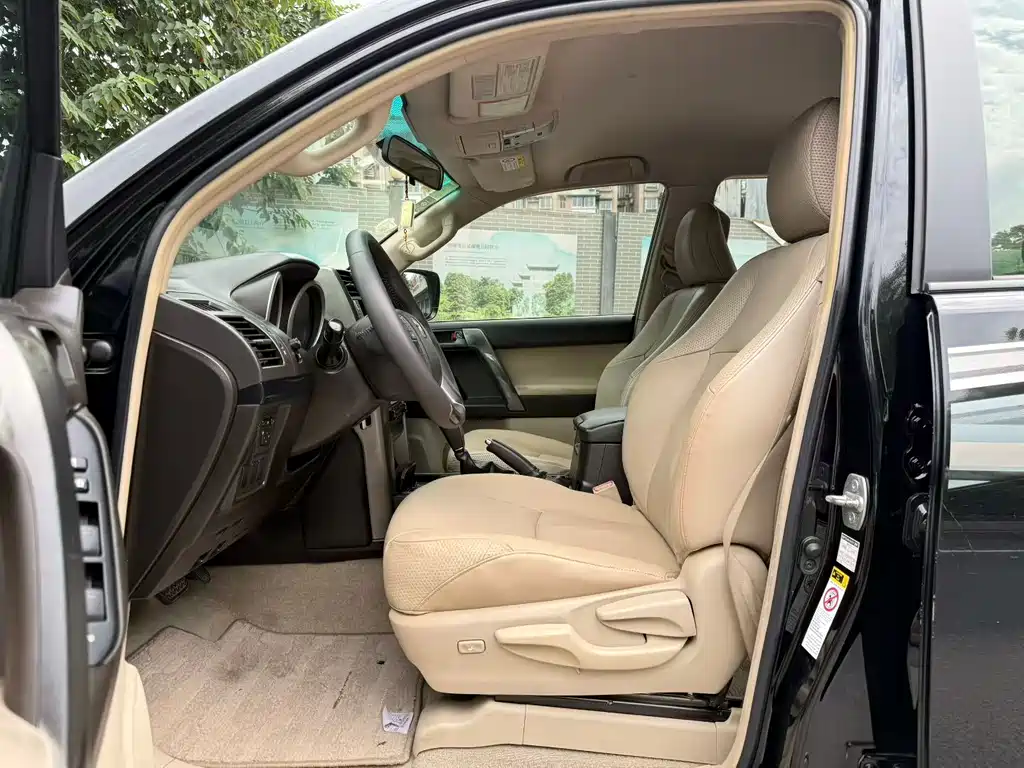 Toyota Land Cruiser Prado 2010 2.7L AT Standard
