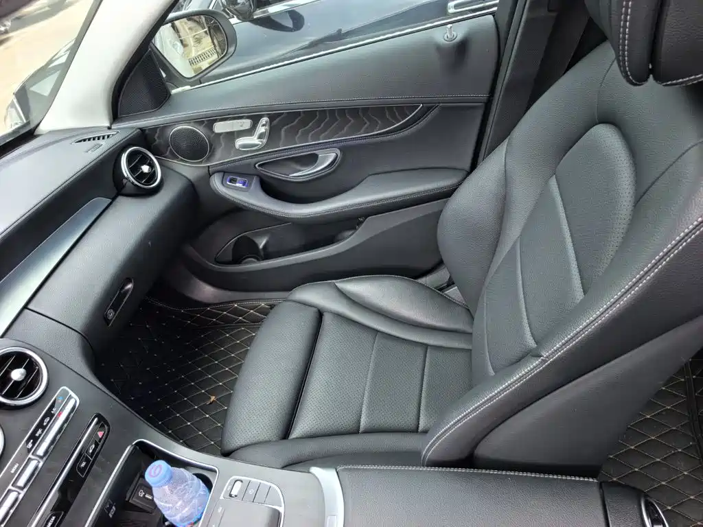 Mercedes-Benz C-Class — миниатюра 12