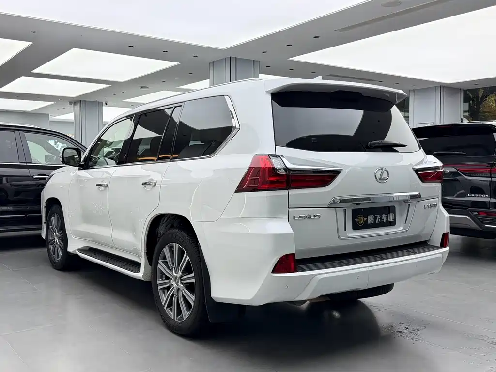 Lexus LX — миниатюра 23