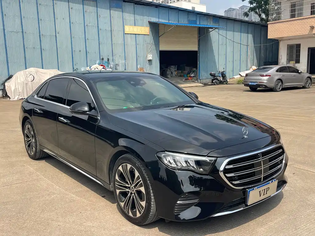 Mercedes-Benz E-Class — миниатюра 3