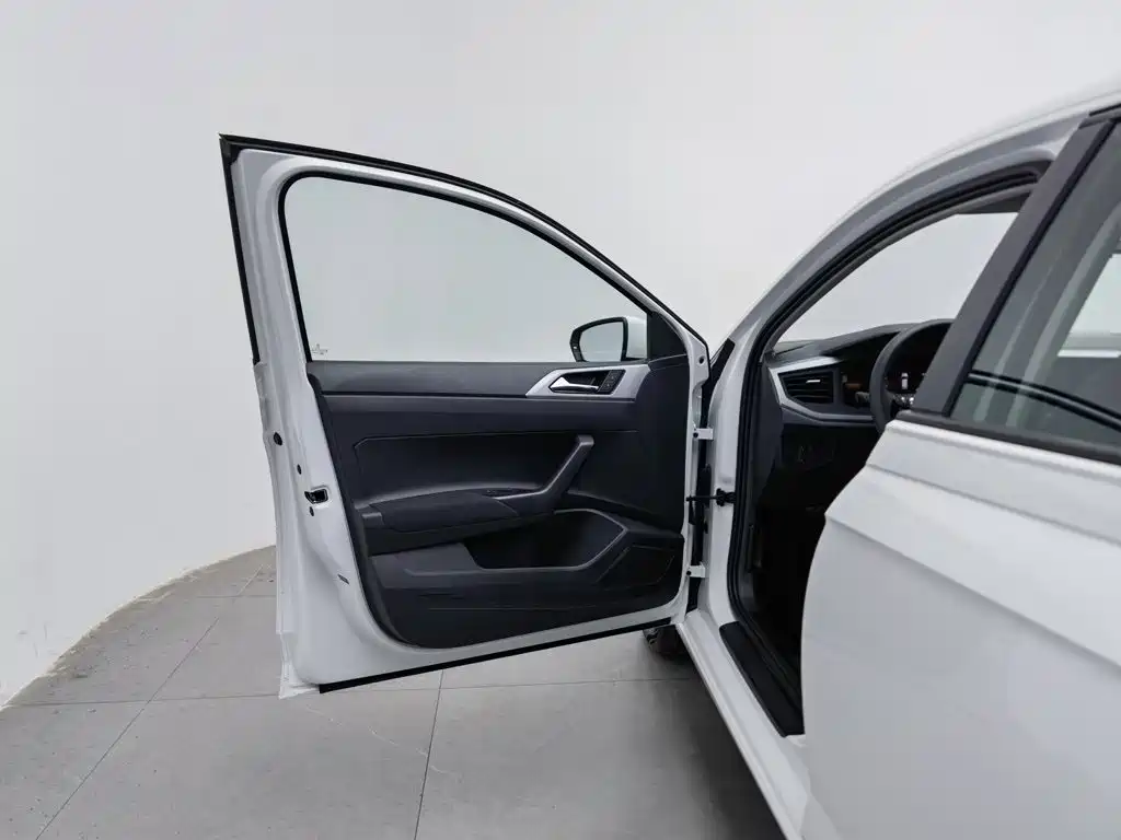 Volkswagen Polo — миниатюра 8