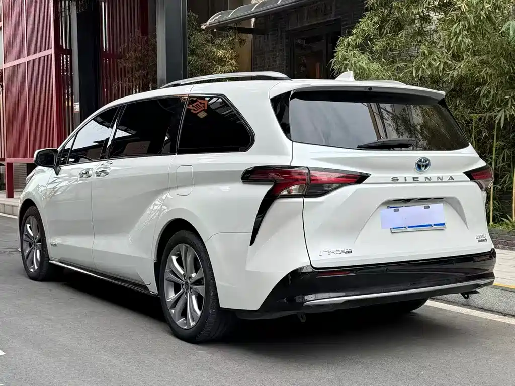 TOYOTA SIENNA