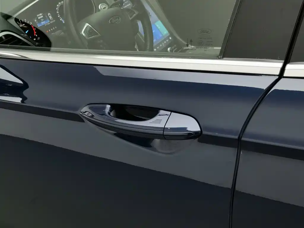 Ford Mondeo — миниатюра 18