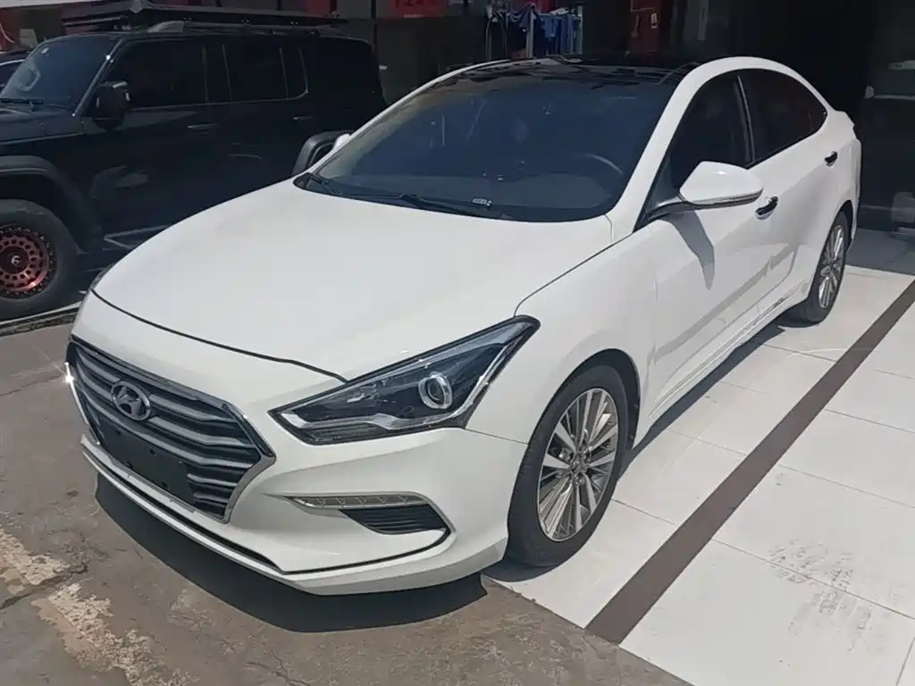 Hyundai Mistra 2017 1.8L AT GLS V
