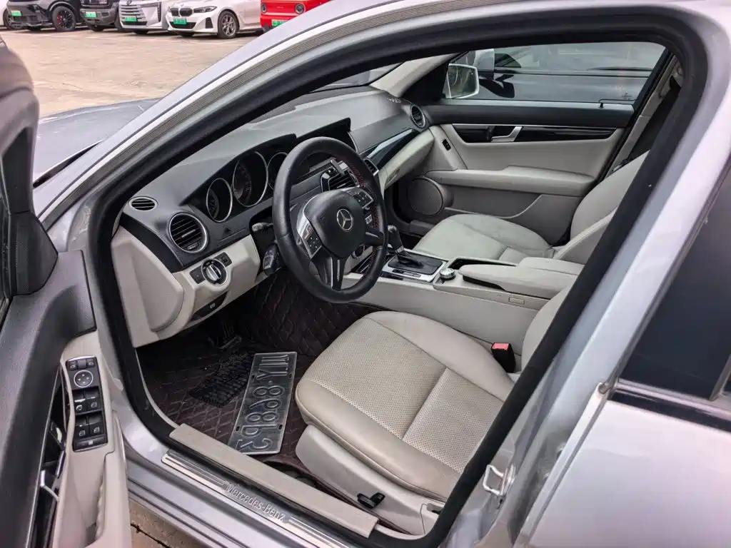 Mercedes-Benz C-Class — миниатюра 5