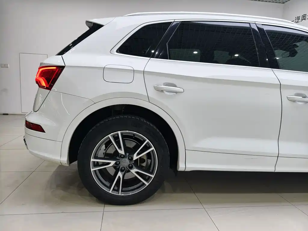 Audi Q5L — миниатюра 16