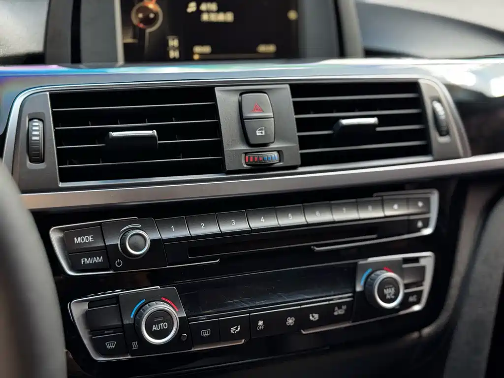 BMW 3 Series — миниатюра 13