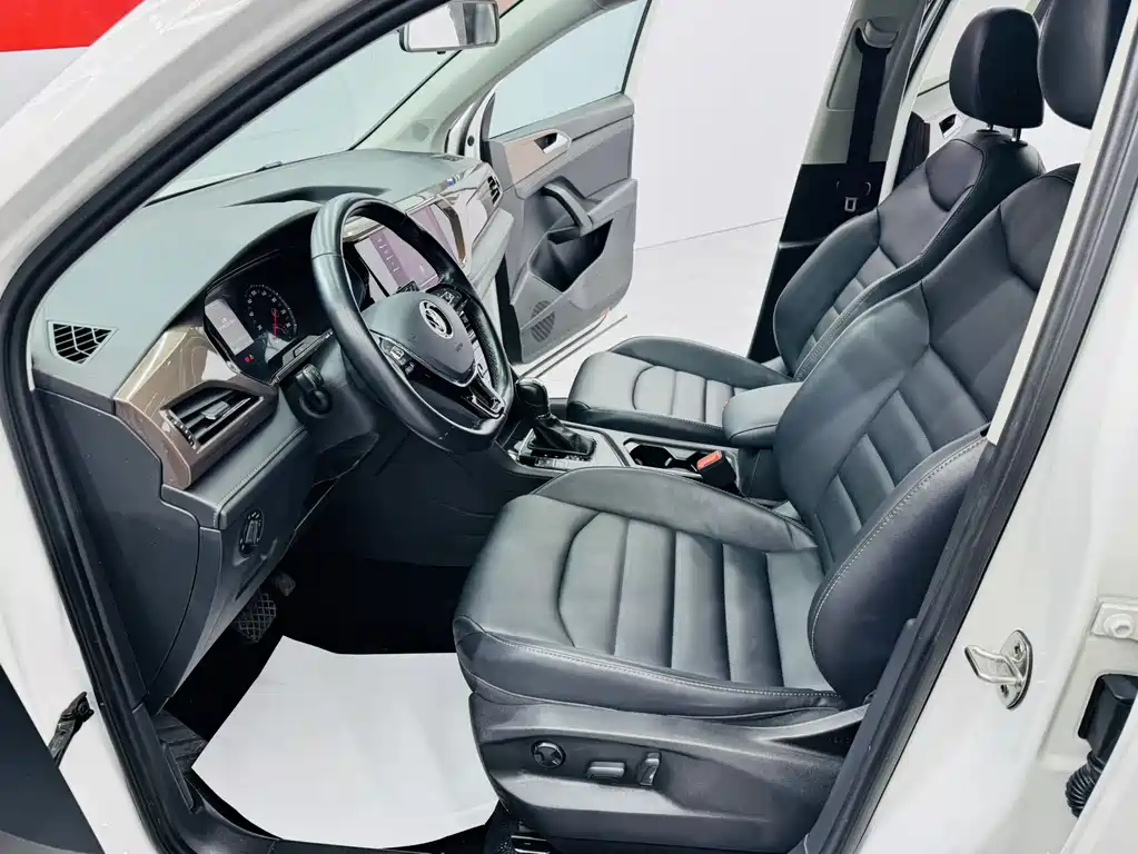 Volkswagen Tharu 2021 280TSI Luxury