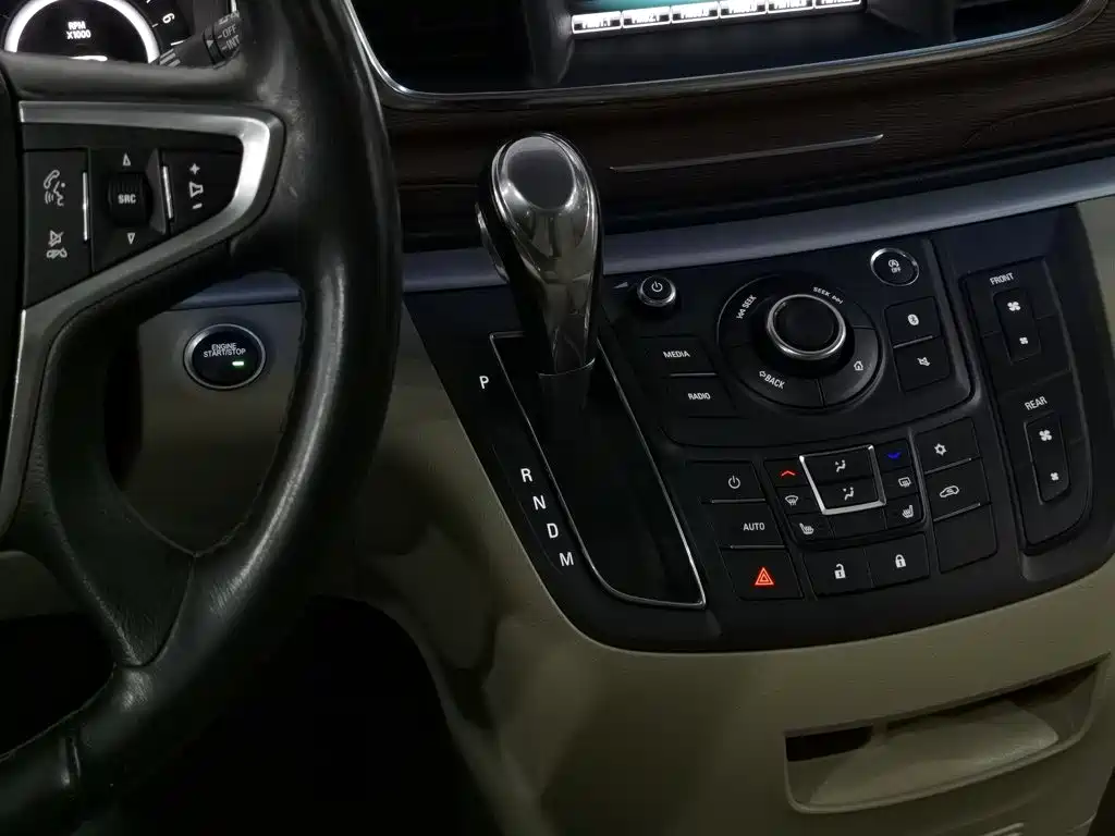 Buick GL8 — миниатюра 13