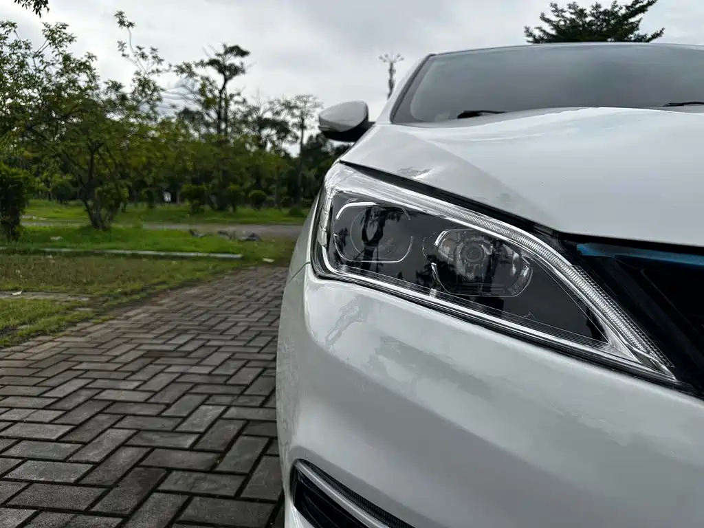 Changan Eado DT — миниатюра 4