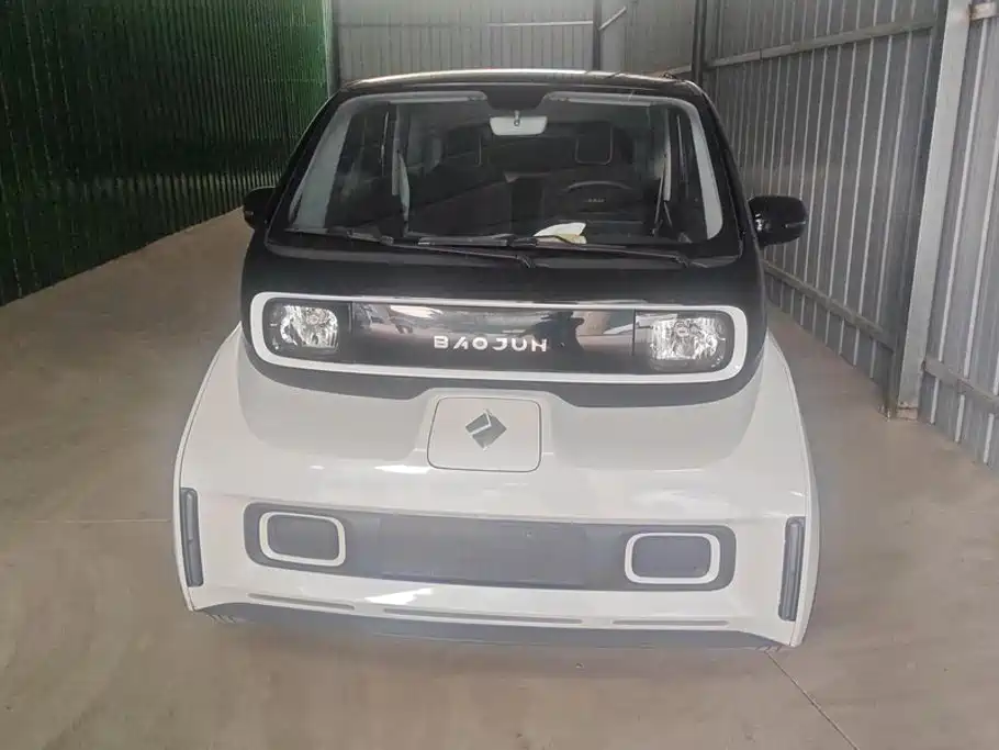 Baojun E300 — миниатюра 2