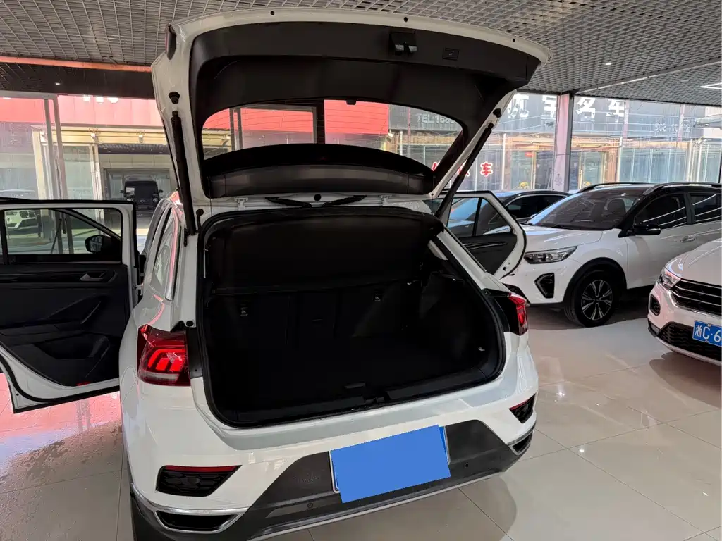 VOLKSWAGEN T ROC EXPLORING SONGS