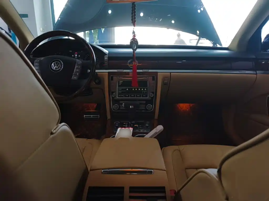 Volkswagen Phaeton — миниатюра 10