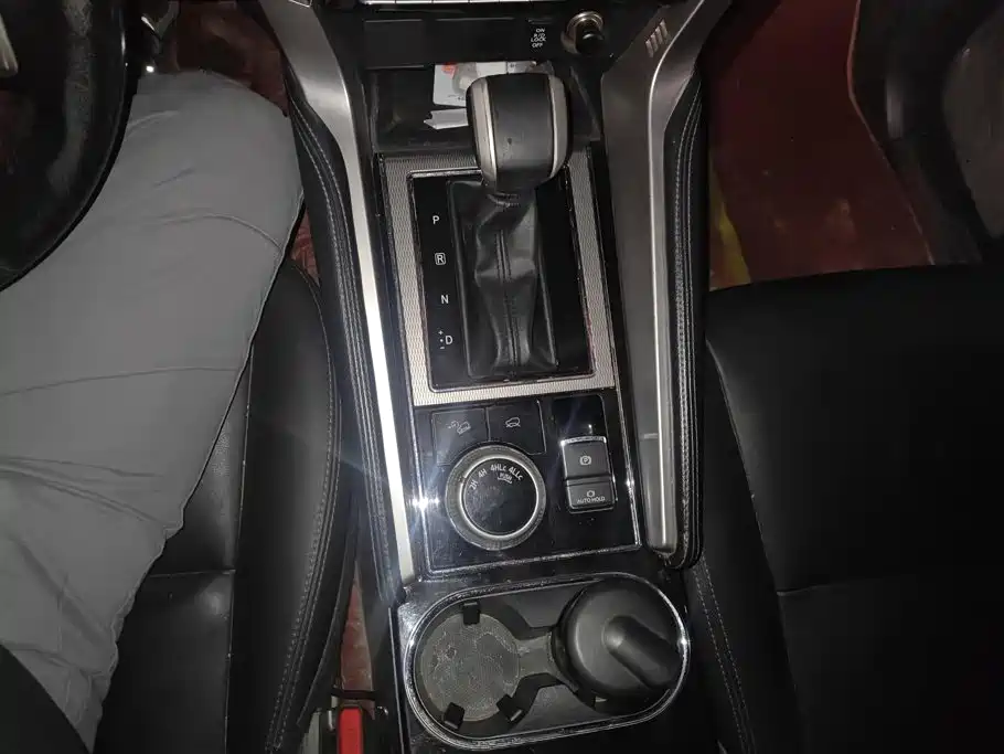 Mitsubishi Pajero Sport (Import) — миниатюра 16