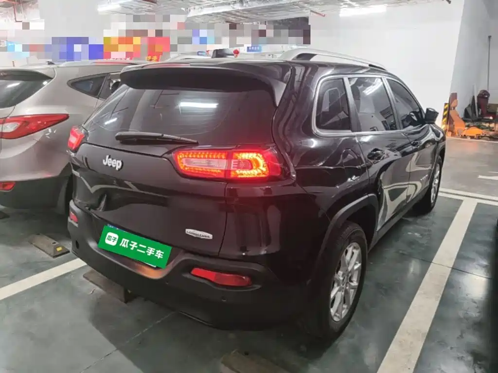 Jeep Cherokee — миниатюра 7
