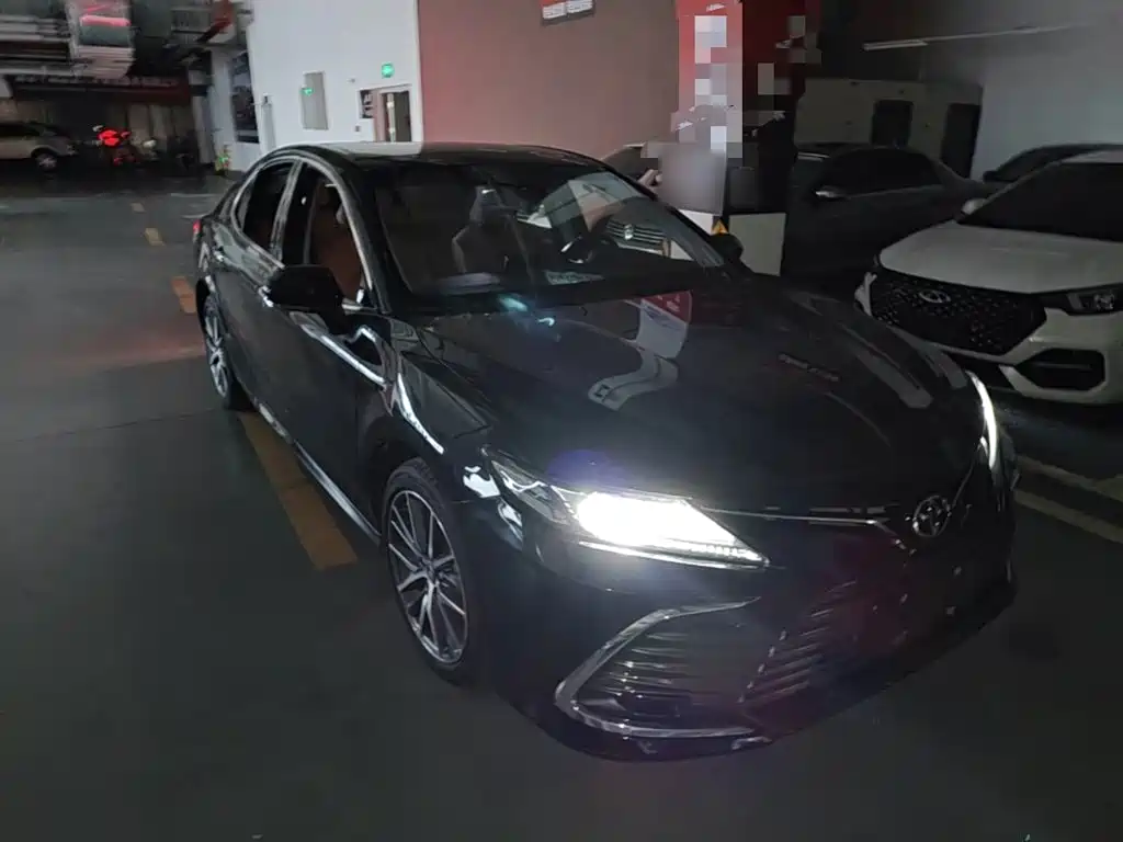 Toyota Camry — миниатюра 4