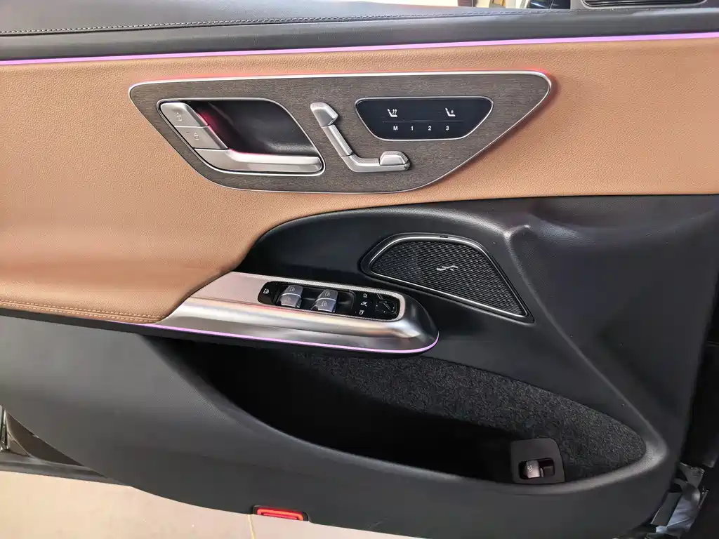 Mercedes-Benz E-Class E 2025 E 300 L Fashion
