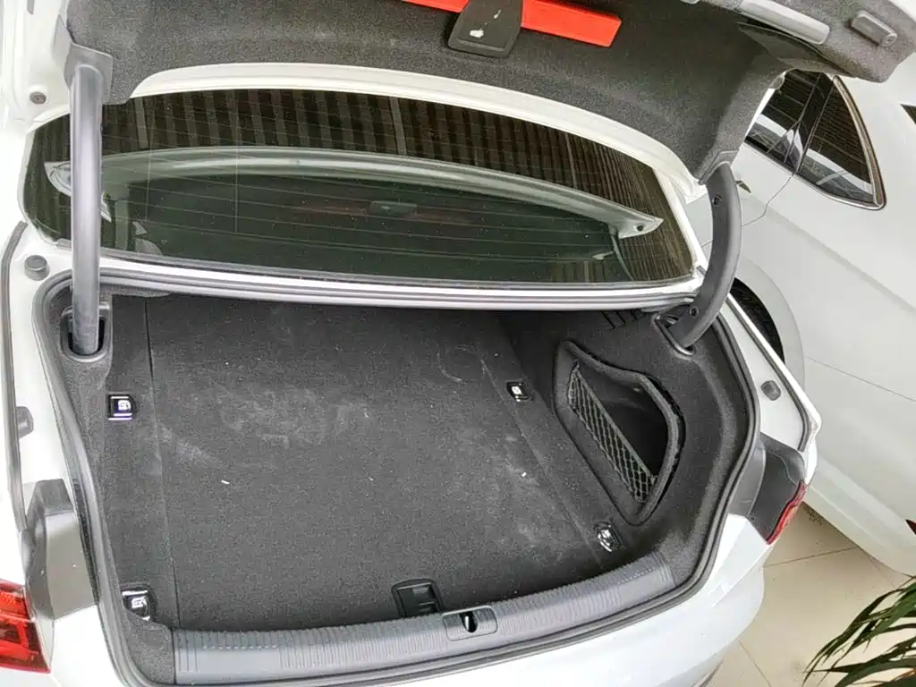 Audi A4L — миниатюра 19