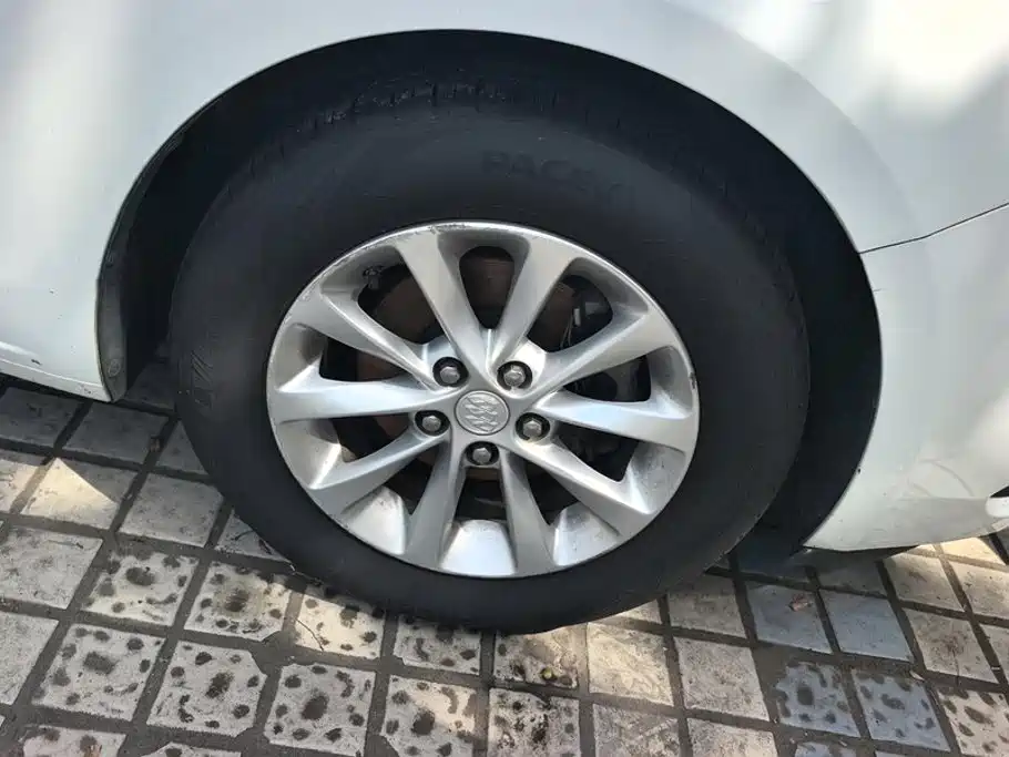 Buick Excelle — миниатюра 6