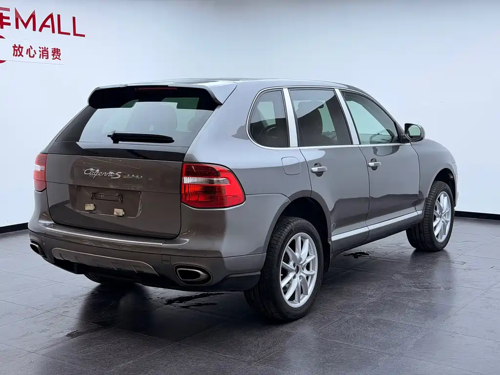 Porsche Cayenne — миниатюра 6