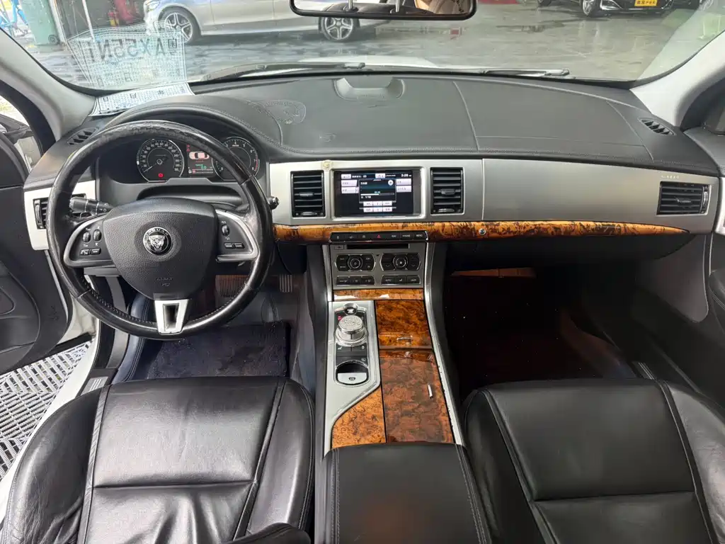 Jaguar XF 2015 XF 2.0T
