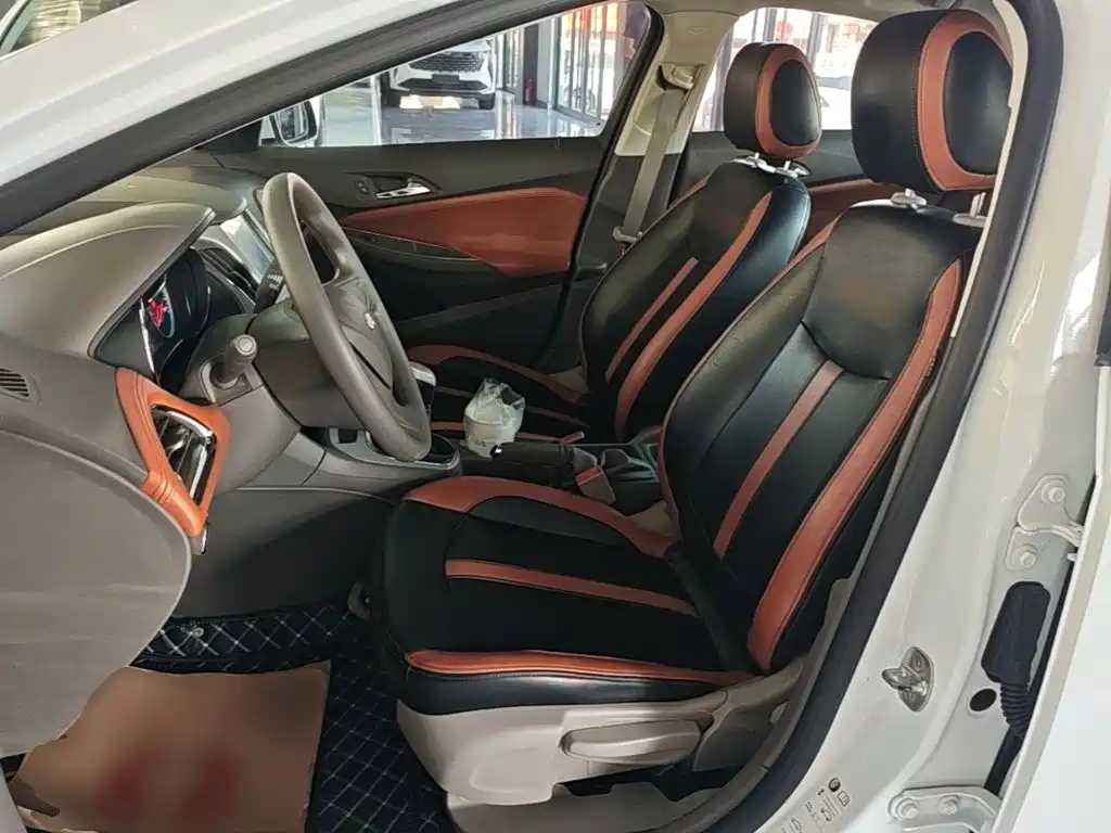 Chevrolet Cruze — миниатюра 15
