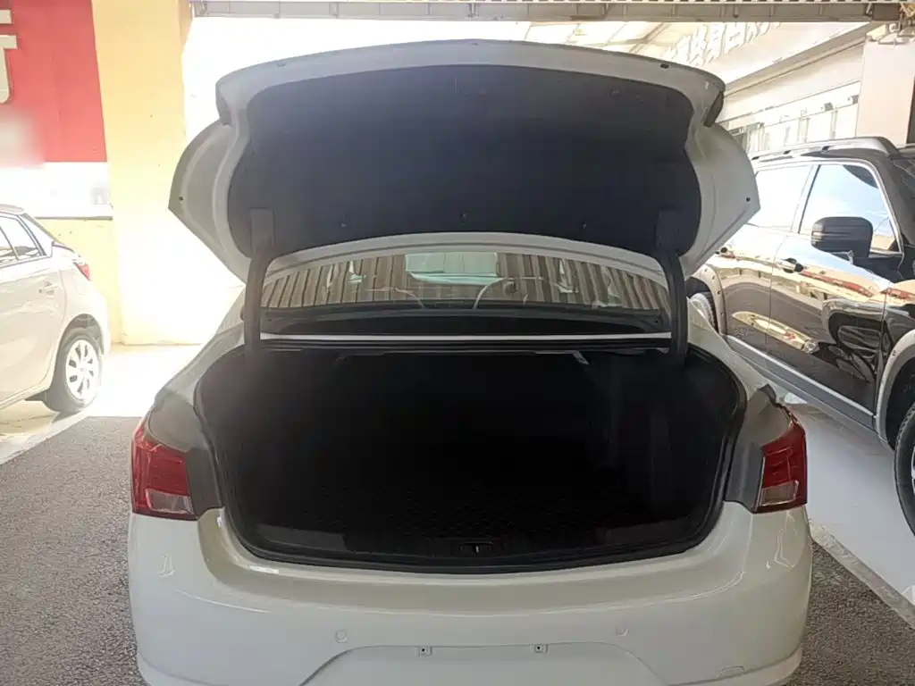 Buick Verano — миниатюра 19