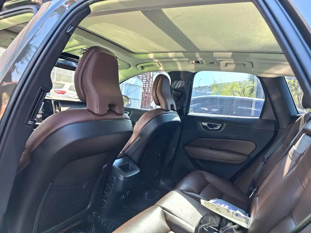 Volvo XC60 — миниатюра 6