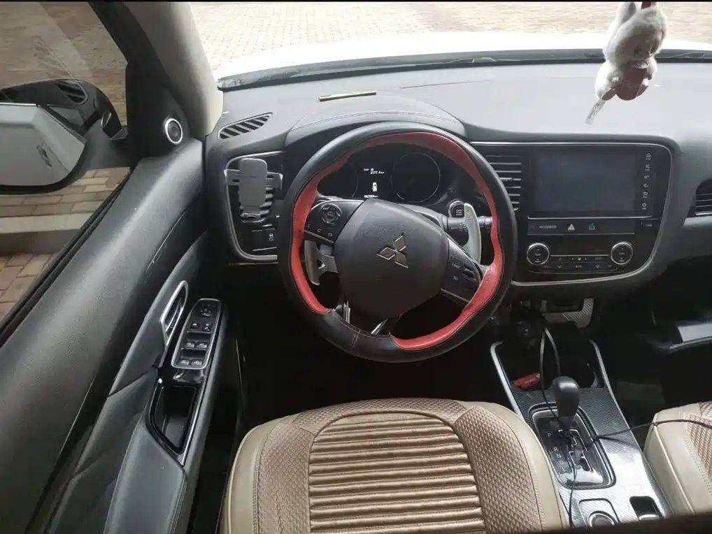 Mitsubishi Outlander — миниатюра 14