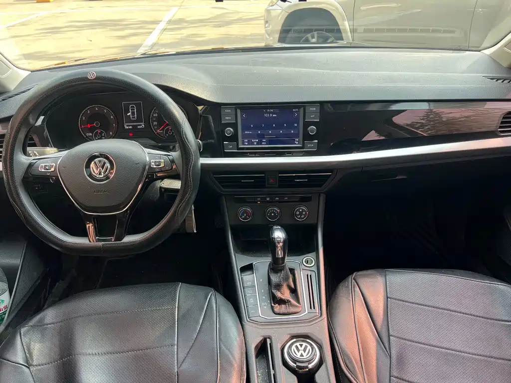 Volkswagen Lavida — миниатюра 5
