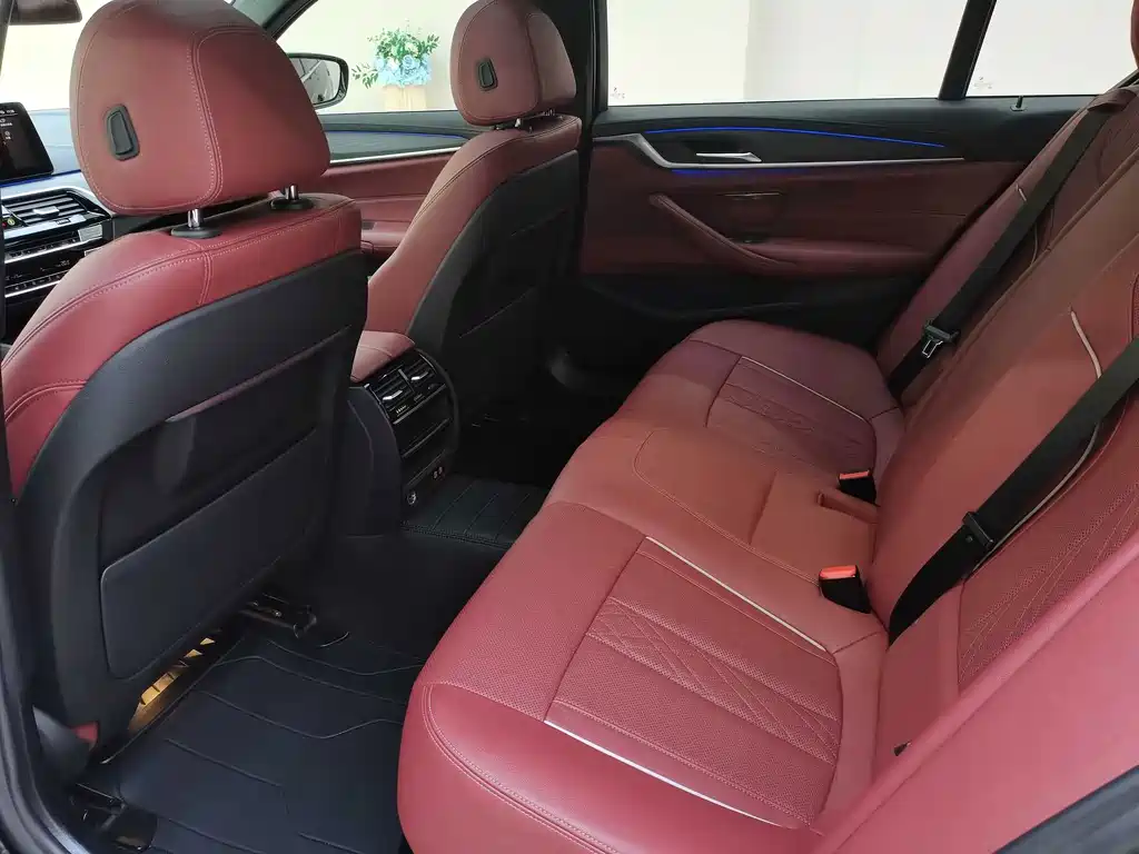 BMW 5 Series — миниатюра 18