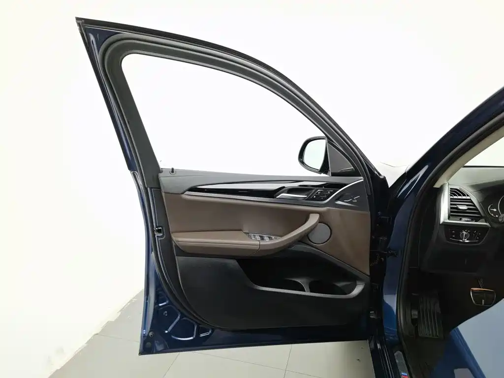 BMW X3 — миниатюра 8