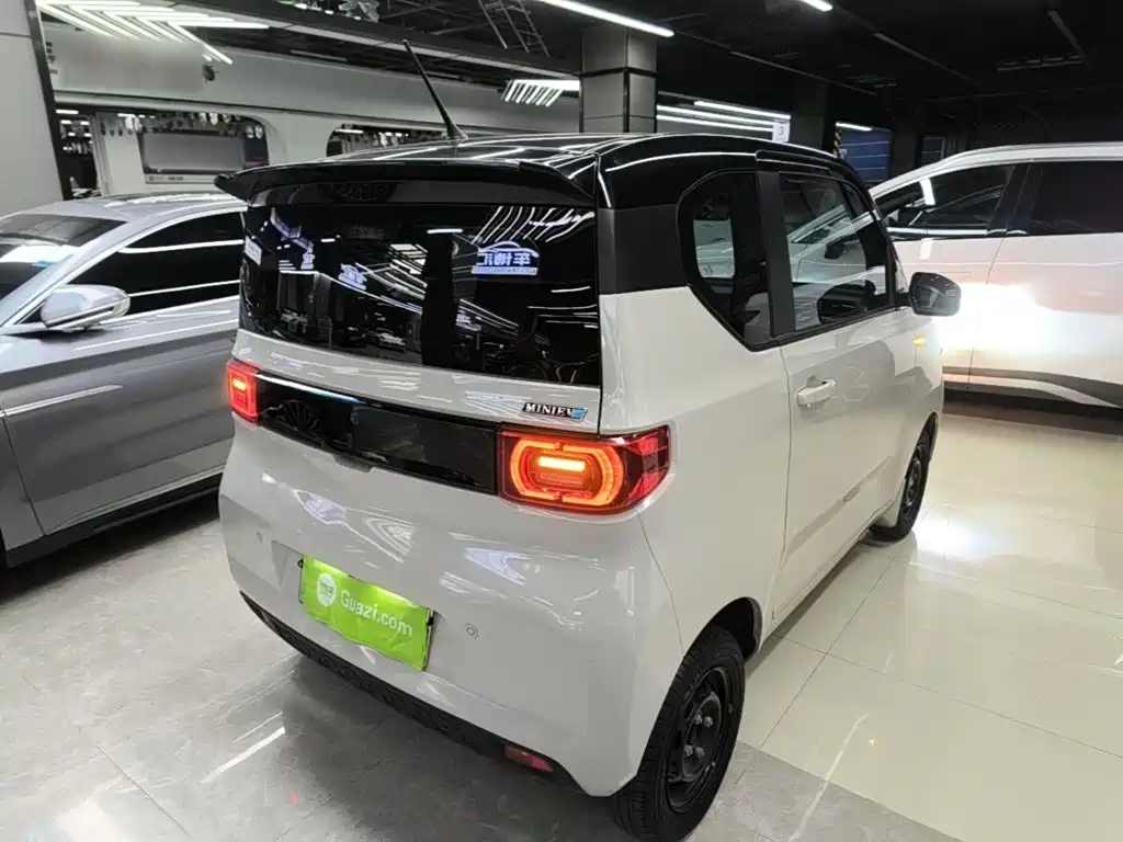 Wuling MINIEV — миниатюра 7